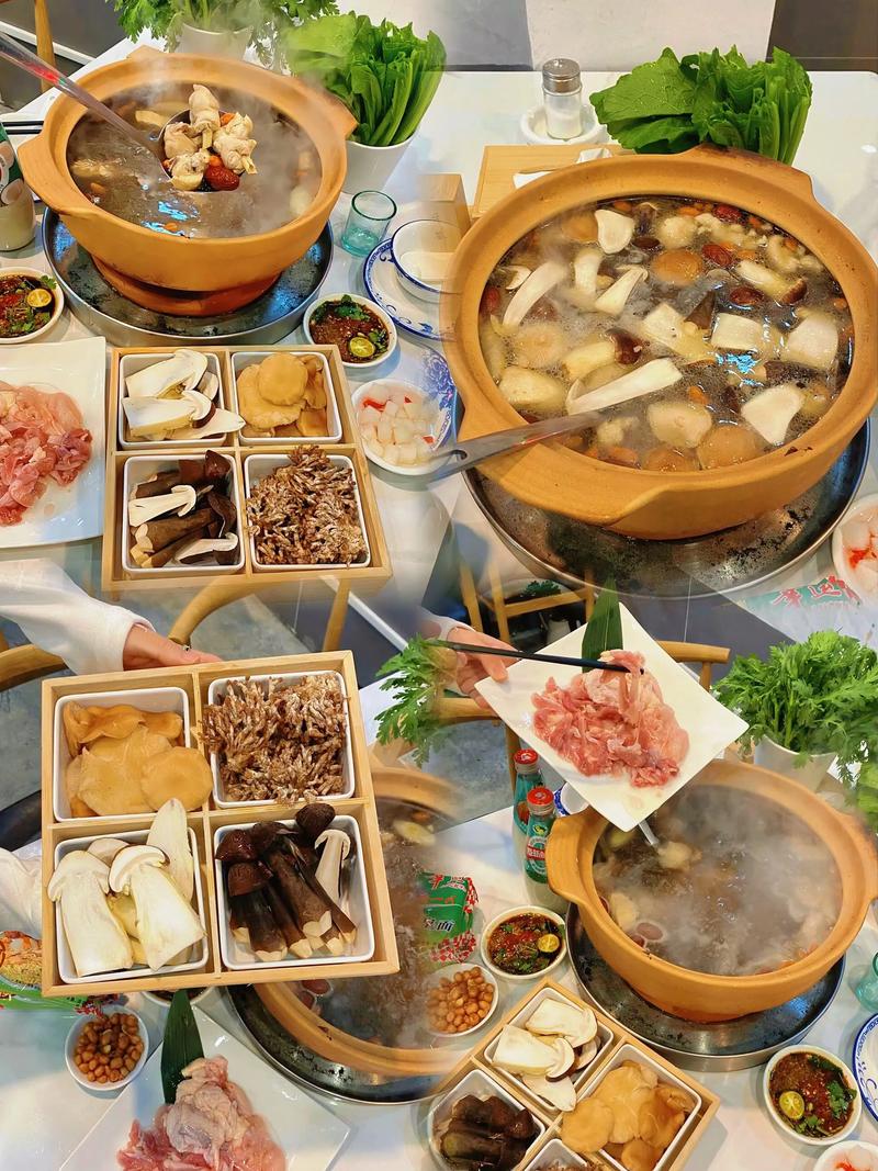 菌菇火锅: 心享味蕾的温暖