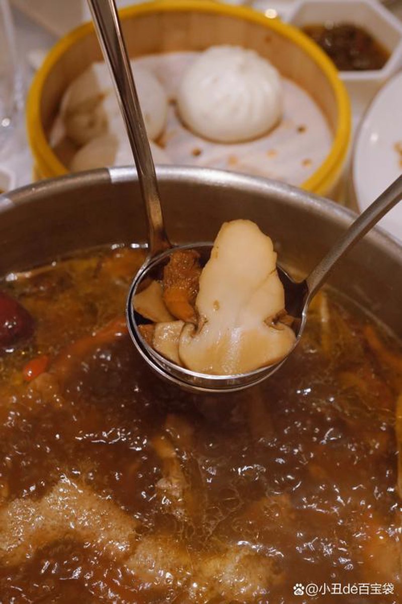野生菌火锅：一锅鲜香的独特味道